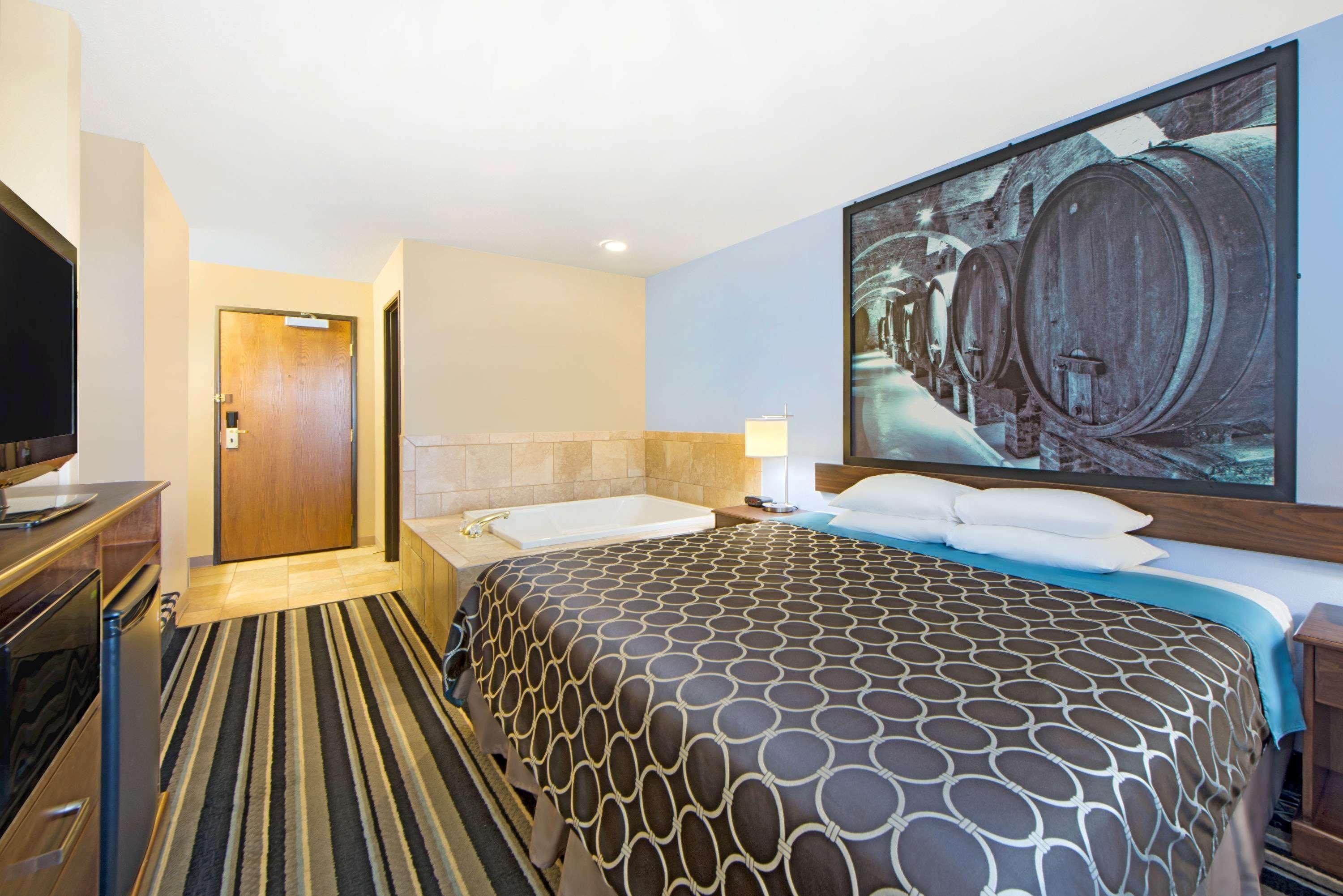 Hotel Super 8 By Wyndham 2*